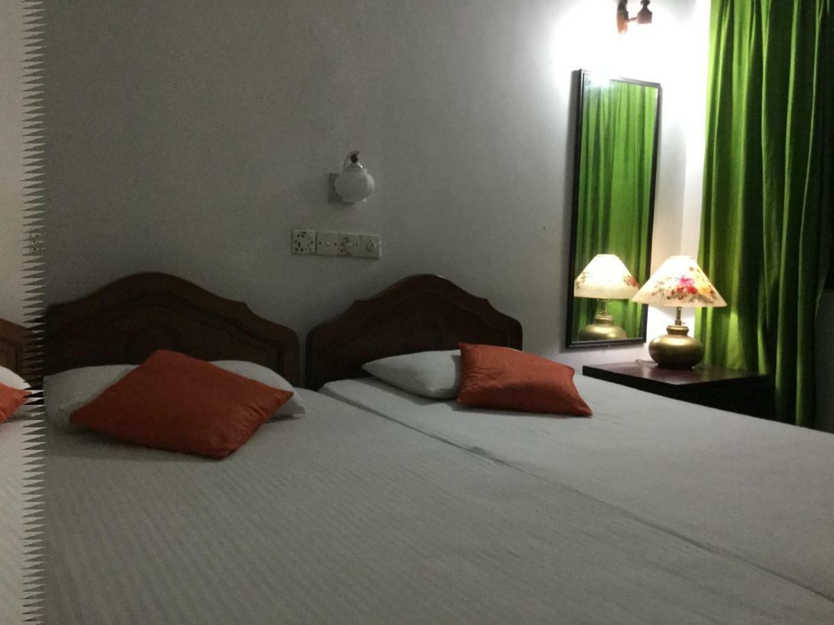 Kandy Inn Madugalle'S Family Guest House Exterior foto